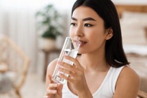 Alles over alkalisch water en de effecten ervan