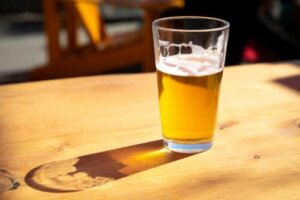 Mag je bier drinken terwijl je borstvoeding geeft?