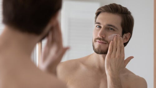 Make-up voor mannen: stappen en tips voor een natuurlijke aantrekkingskracht