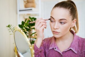 Nude make-up: hoe het aan te brengen zonder te falen