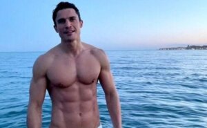 4 oefeningen om borstspieren zoals Álex González te krijgen