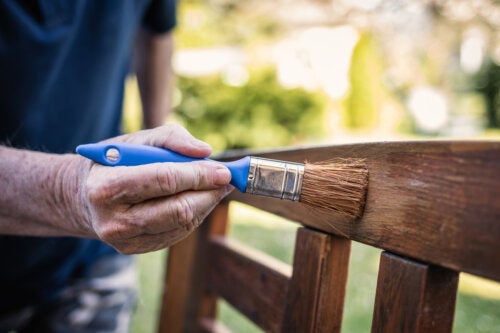 Houtnerf-imitatie: hoe deze schildertechniek toe te passen