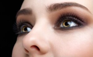 Vloeibare eyeliner of een oogpotlood: wat is beter?