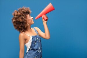 Wist je dat de stem van een vrouw verandert tijdens de menstruatiecyclus?