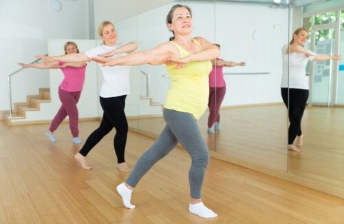 Danstherapie: 5 voordelen en hoe kun je het thuis beoefenen