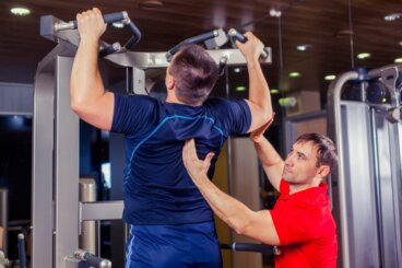 10 weinig bekende oefeningen om de serratus anterior te definiëren