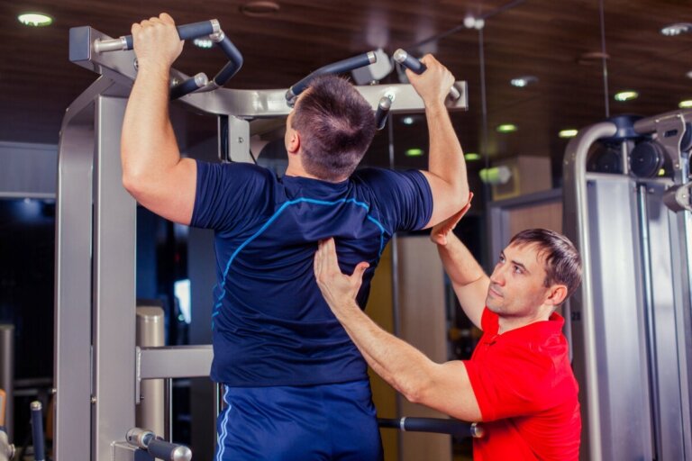 10 weinig bekende oefeningen om de serratus anterior te definiëren