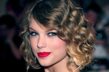 Heb je kort golvend haar? Probeer een van deze 15 trendy kapsels!